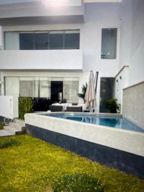Hermosa casa de playa Asia